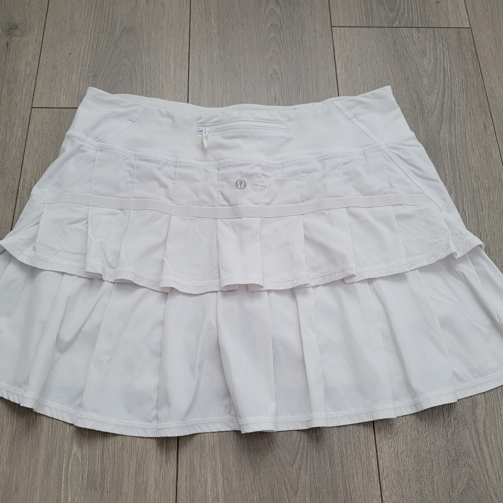Lululemon white Pace Setter 6 tall